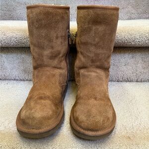 UGG Light Brown Classic Short Kids Size 4 (fits women size 6)